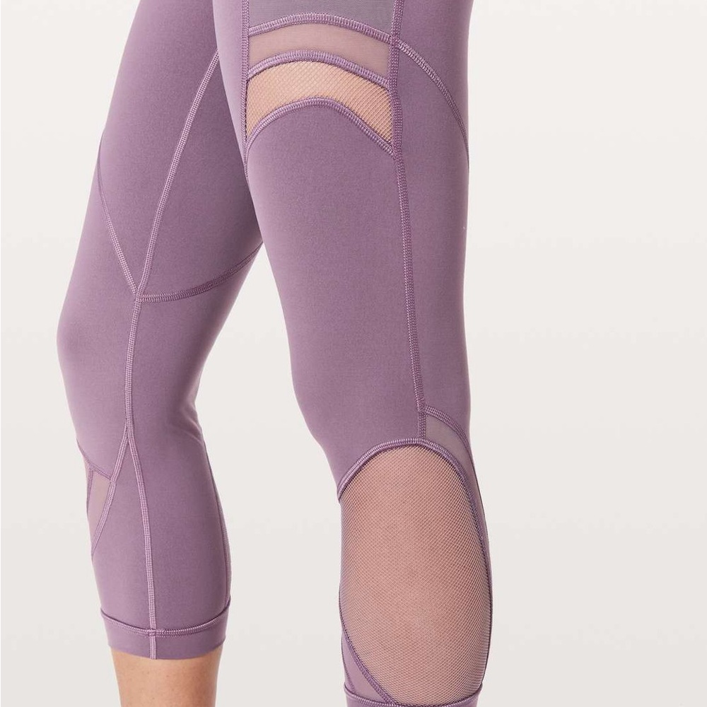 Lululemon Forget The Sweat Crop *21"
Smoked Mulberry - Picture 3 of 8
